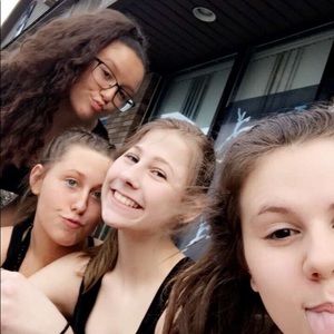 Meet your Posher, Kayla